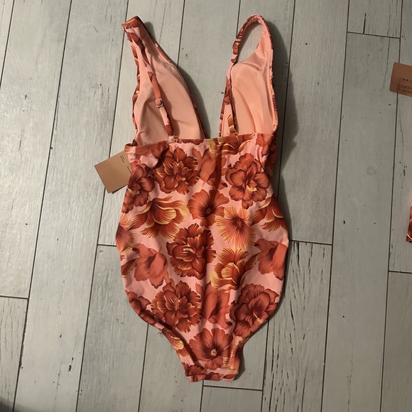 Shade & Shore Peach and Coral Swimsuit - Picture 2 of 4